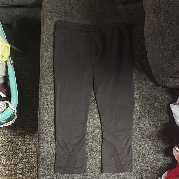 Lululemon Black Capri Leggings - Picture 1 of 4